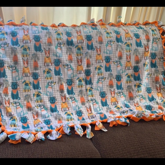 🐾🐾🐾Dogs fleece blanket. Dogs throw blanket.Dogs puppies handmade fleece - Picture 1 of 10